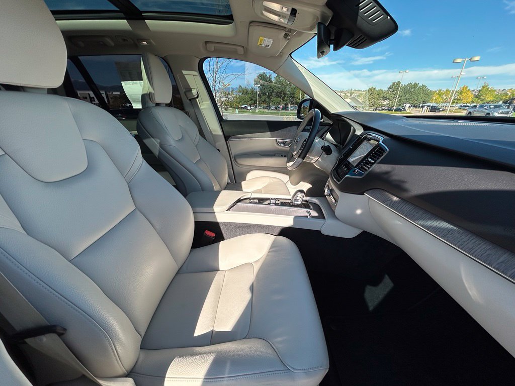 Used 2024 Volvo XC90 B6 Plus AWD/4WD image 30