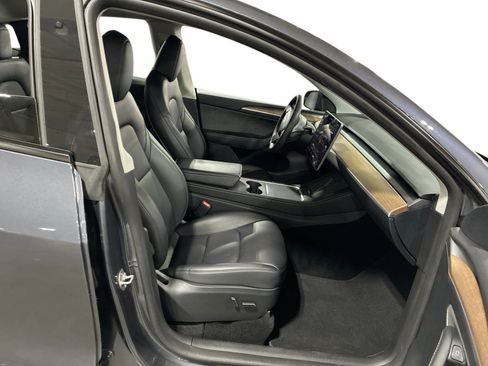 Certified 2023 Tesla Model Y Long Range AWD/4WD image 13