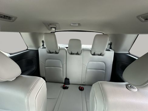 Used 2024 Nissan Pathfinder SL w/ SL Premium Package FWD image 24