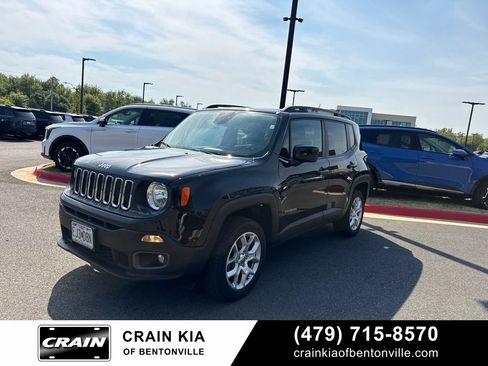 Used 2017 Jeep Renegade Latitude w/ Cold Weather Group AWD/4WD image 7