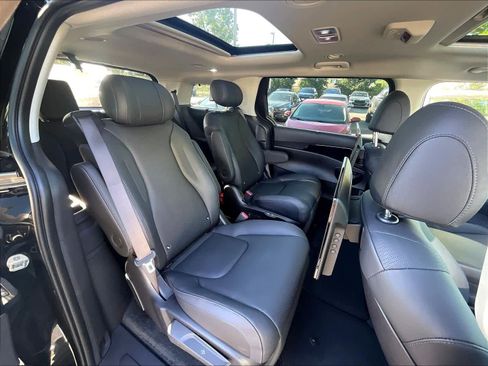 Used 2026 Kia Carnival SX Prestige image 27