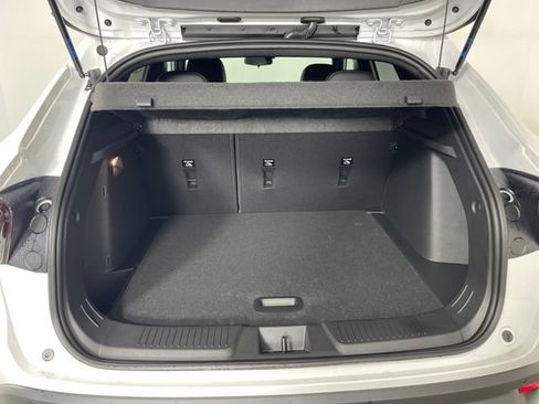 New 2026 Chevrolet Trax RS w/ Sunroof Package FWD image 17