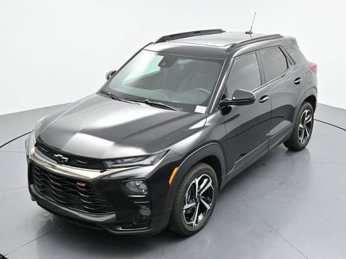 Used 2023 Chevrolet TrailBlazer RS w/ Sun and Liftgate Package FWD image 43
