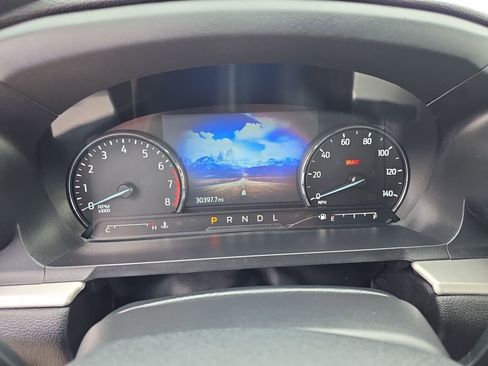 Used 2022 Ford Explorer XLT w/ Equipment Group 202A image 24