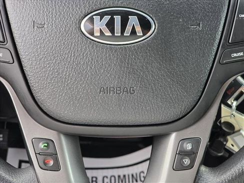 Used 2015 Kia Sorento LX image 16