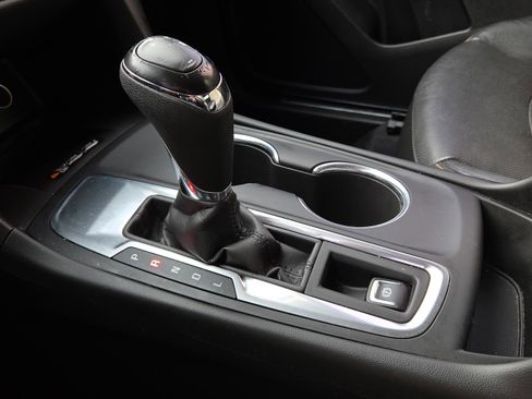 Used 2021 Chevrolet Equinox Premier w/ Redline Edition image 28