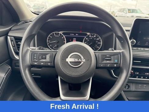 Used 2024 Nissan Rogue SV image 5