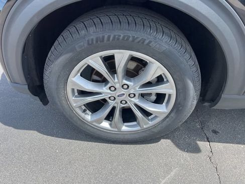 Used 2023 Ford Explorer XLT w/ Equipment Group 202A AWD/4WD image 9