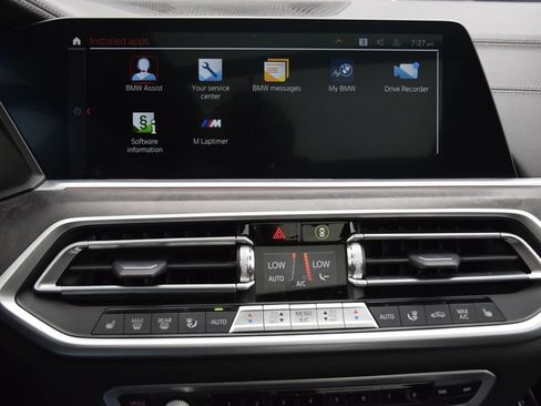 Used 2022 BMW X5 xDrive40i w/ Parking Assistance Package AWD/4WD image 31