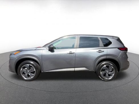 Used 2025 Nissan Rogue SV image 9