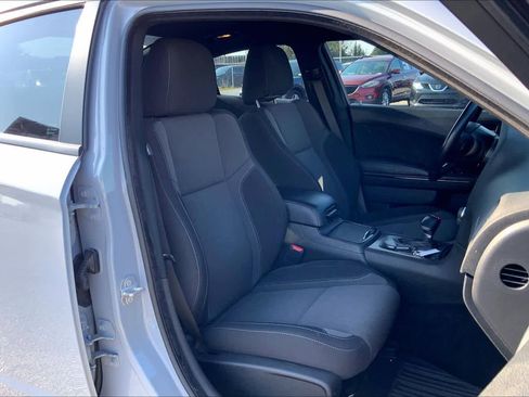 Used 2022 Dodge Charger SXT w/ Blacktop Package image 9