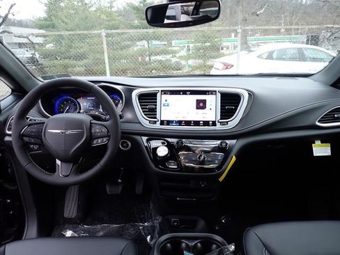 New 2026 Chrysler Pacifica Select w/ S Appearance Package AWD/4WD image 16