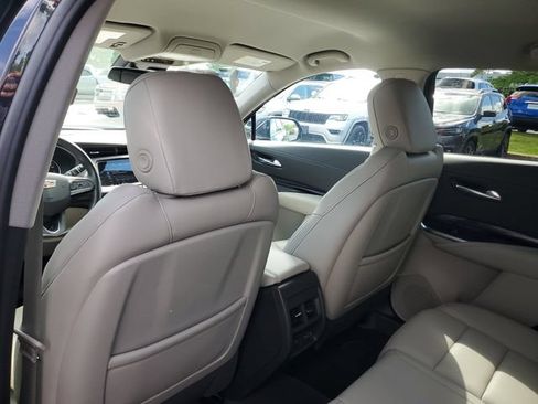 Certified 2023 Cadillac XT4 Luxury w/ Driver Awareness Package AWD/4WD image 11