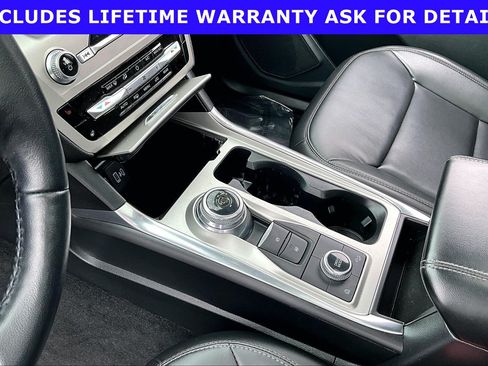 Used 2022 Ford Explorer XLT w/ Equipment Group 202A AWD/4WD image 14