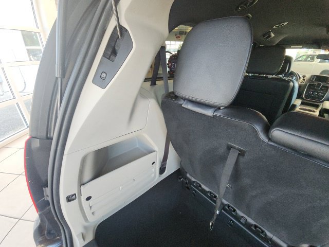 Used 2017 Dodge Grand Caravan SXT FWD image 41