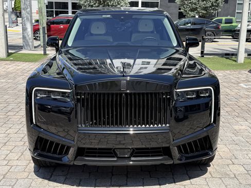 Used 2026 Rolls-Royce Cullinan AWD/4WD image 3