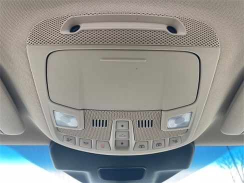 Used 2019 Lincoln Nautilus Reserve image 25