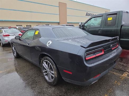 Used 2019 Dodge Challenger SXT AWD/4WD image 6
