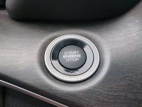 Used 2023 Jeep Grand Cherokee L Limited AWD/4WD image 29