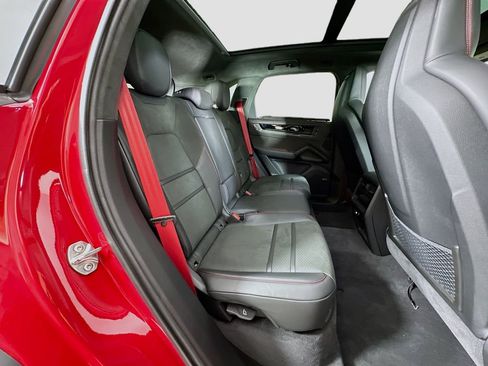 Used 2025 Porsche Cayenne GTS image 29
