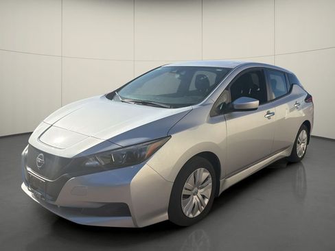 Used 2025 Nissan Leaf S FWD image 3