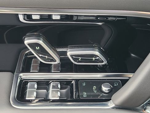 New 2026 Land Rover Range Rover Long Wheelbase SE image 23