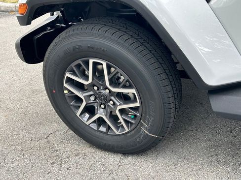 New 2024 Jeep Wrangler Unlimited Sahara AWD/4WD image 14