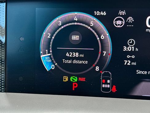 Certified 2026 Volkswagen Tiguan SE w/ Panoramic Sunroof Package FWD image 27