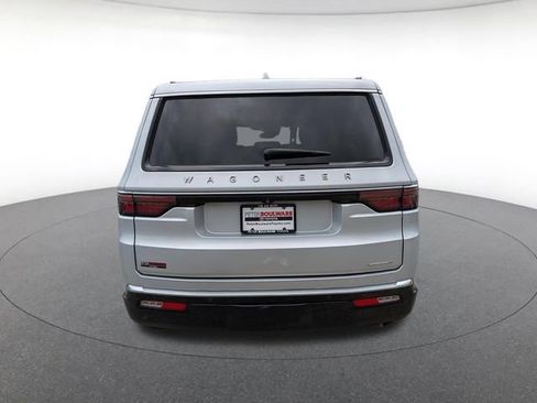 Used 2022 Jeep Wagoneer Series III w/ Premium Group I RWD image 4