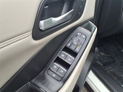 Used 2023 Nissan Rogue SL w/ SL Premium Package image 16