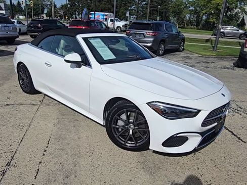 Used 2024 Mercedes-Benz CLE 300 4MATIC Cabriolet image 2
