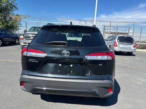 Used 2025 Toyota Corolla Cross LE FWD image 6