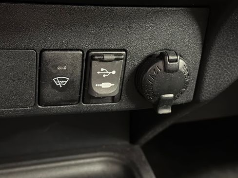 Used 2018 Toyota RAV4 Adventure image 27