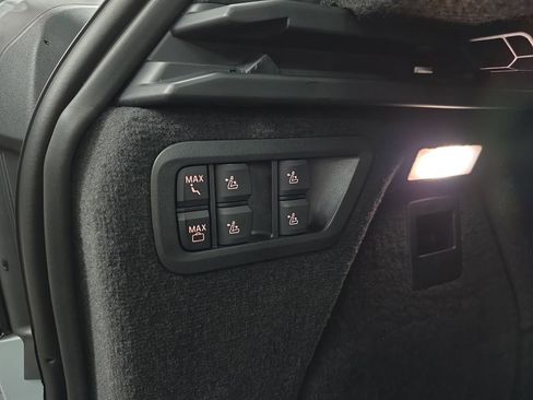 New 2026 BMW X7 M60i image 14