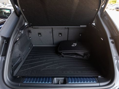 New 2025 Porsche Macan 4S Electric AWD/4WD image 35