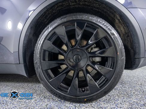 Used 2022 Tesla Model Y Long Range AWD/4WD image 44