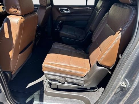 Used 2021 Chevrolet Suburban High Country w/ Premium Package AWD/4WD image 15