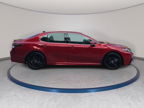 Used 2024 Toyota Camry XSE FWD image 4