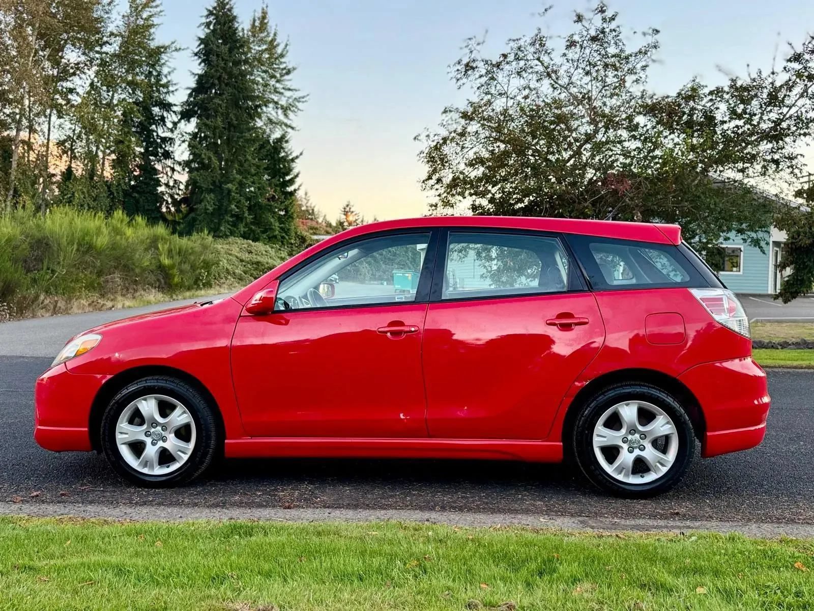 Used 2007 Toyota Matrix XR FWD image 2