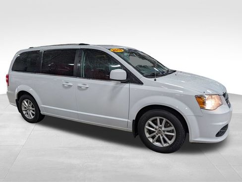 Used 2018 Dodge Grand Caravan SXT FWD image 5