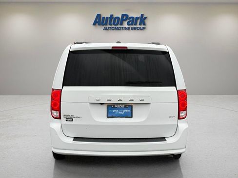 Used 2020 Dodge Grand Caravan SXT FWD image 6