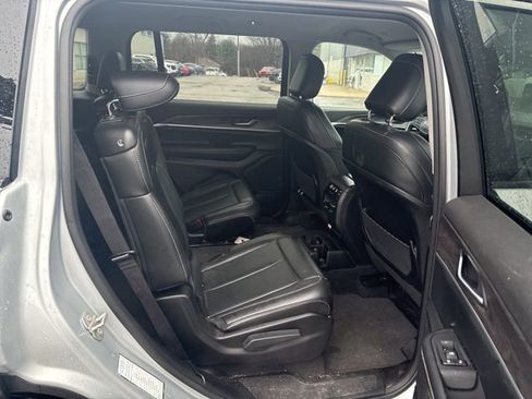 Used 2023 Jeep Grand Cherokee L Limited image 7