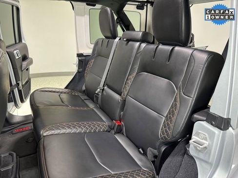Used 2022 Jeep Wrangler Unlimited Sahara image 27