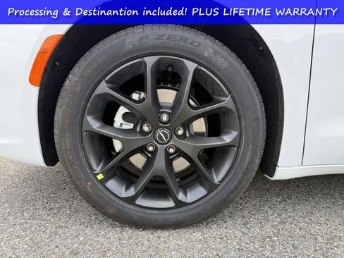 New 2026 Chrysler Pacifica Select w/ S Appearance Package FWD image 9