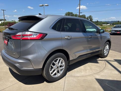Used 2024 Ford Edge SEL image 5