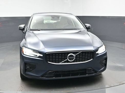 Used 2024 Volvo S60 B5 Plus w/ Climate Package FWD image 2