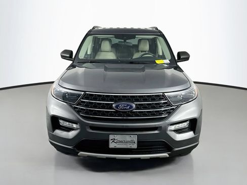 Used 2022 Ford Explorer XLT w/ Equipment Group 202A AWD/4WD image 2