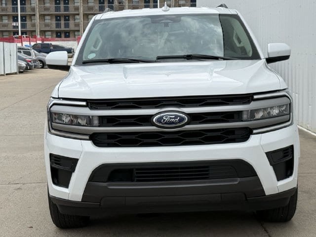 Used 2024 Ford Expedition XLT RWD image 7