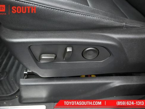 Used 2022 Chevrolet Silverado 1500 LTZ w/ Z71 Off-Road Package AWD/4WD image 27