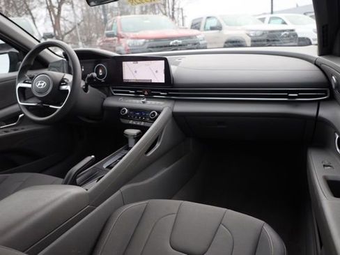 Used 2024 Hyundai Elantra SEL image 35